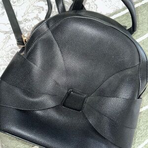 Elegant Black Leather Backpack 🖤🌷